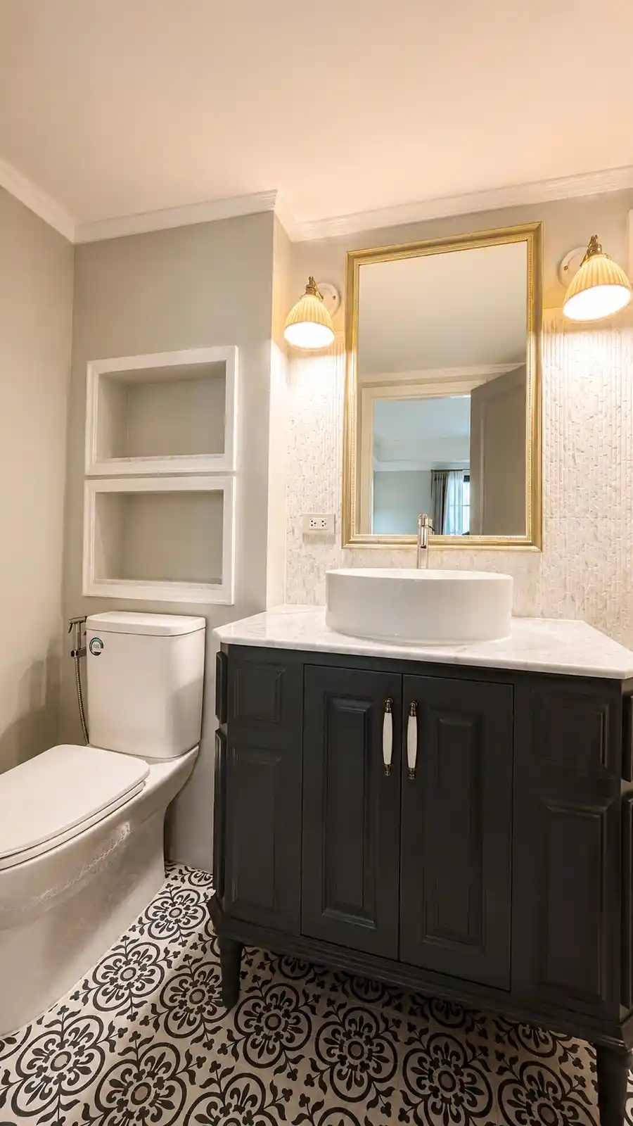 Floor 1 — Master Bathroom