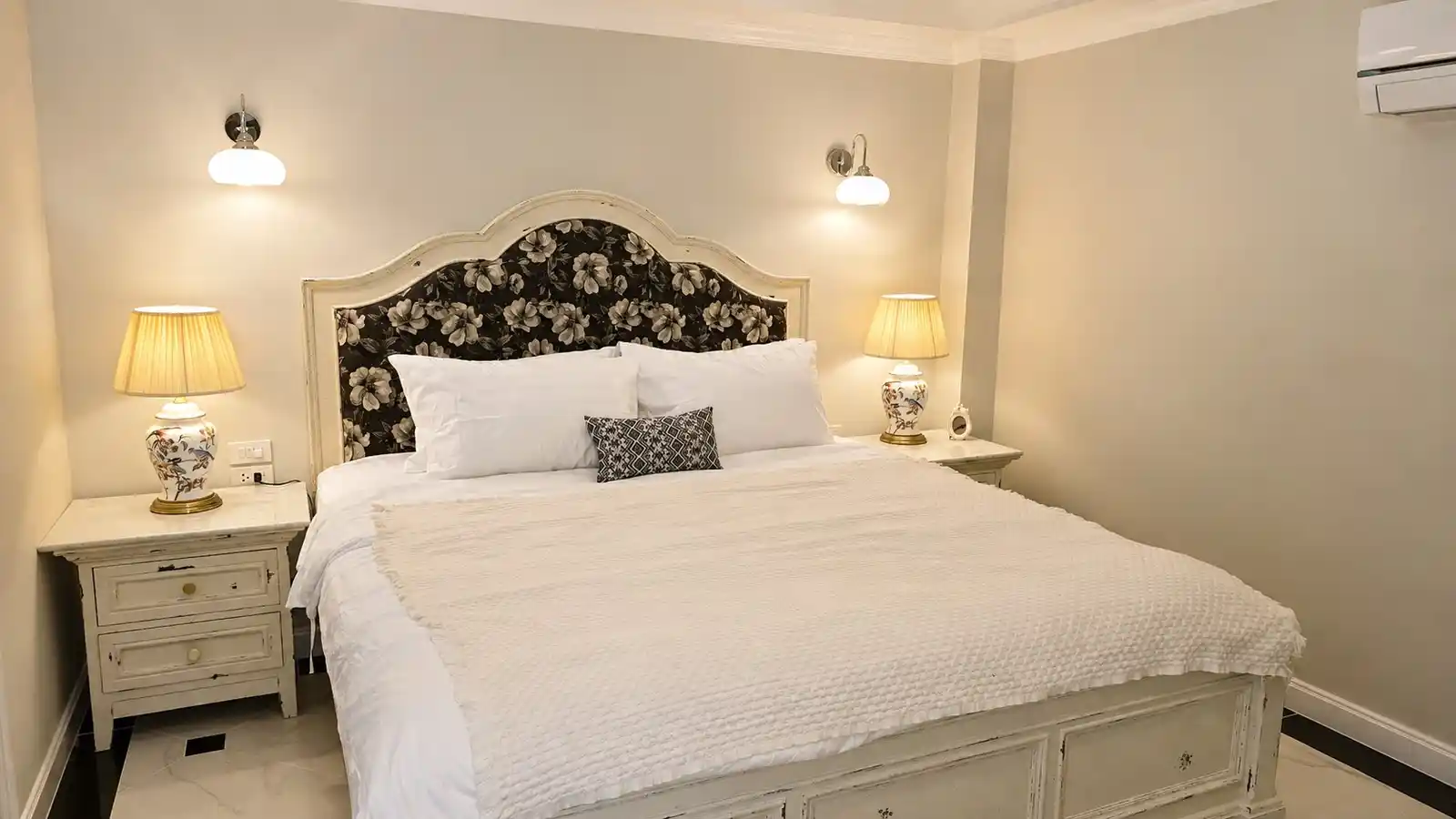 Floor 1 — Master Bedroom