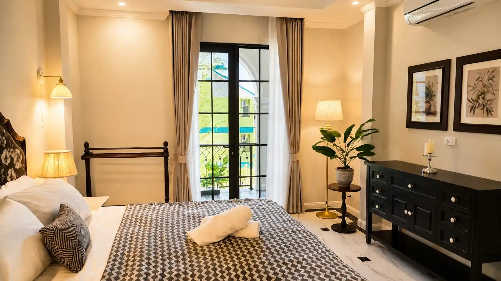 Floor 2 — Master Bedroom